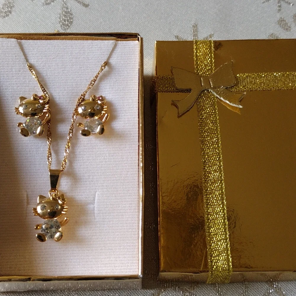 Kitty Necklace/pendant, earrings set. NWOT - Picture 6 of 7